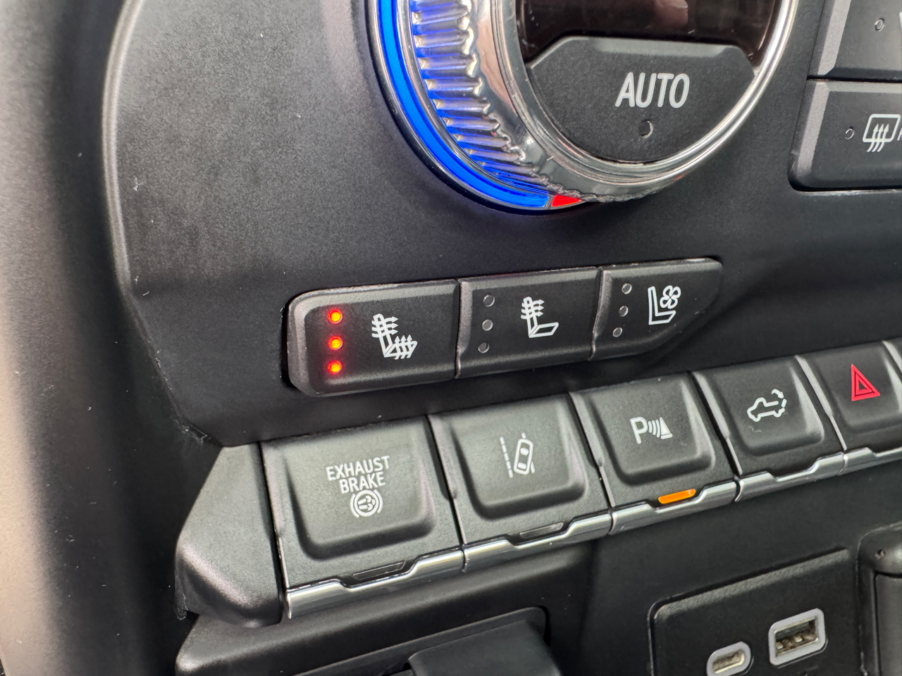 GMC Sierra 3500HD 4WD Crew Cab 172" Denali 2022