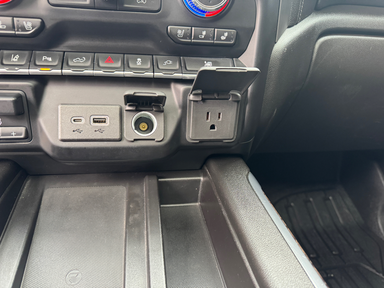 GMC Sierra 3500HD 4WD Crew Cab 172" Denali 2022