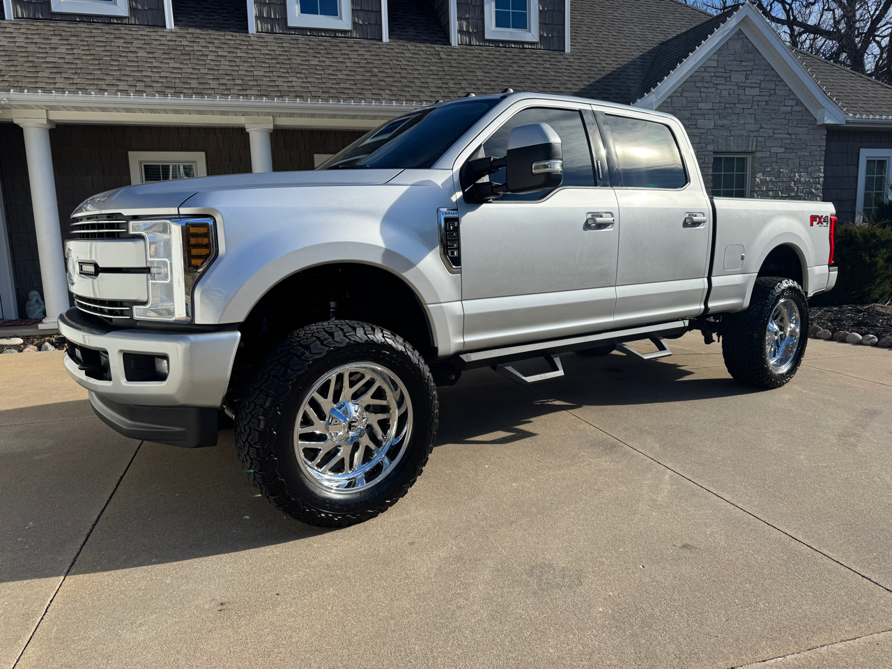 Ford Super Duty F-250 SRW Lariat 4WD Crew Cab 6.75' Box 2018
