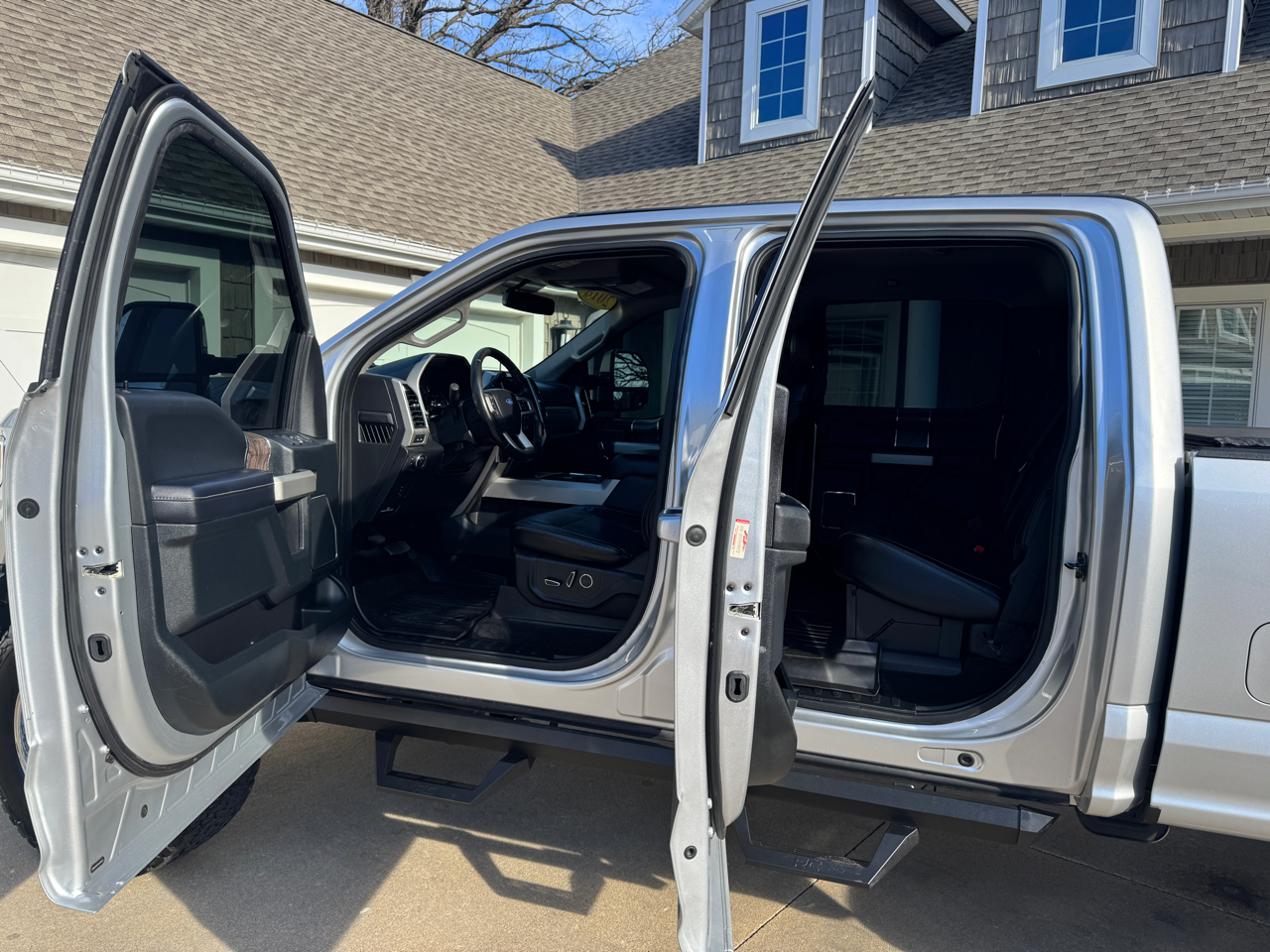 Ford Super Duty F-250 SRW Lariat 4WD Crew Cab 6.75' Box 2018