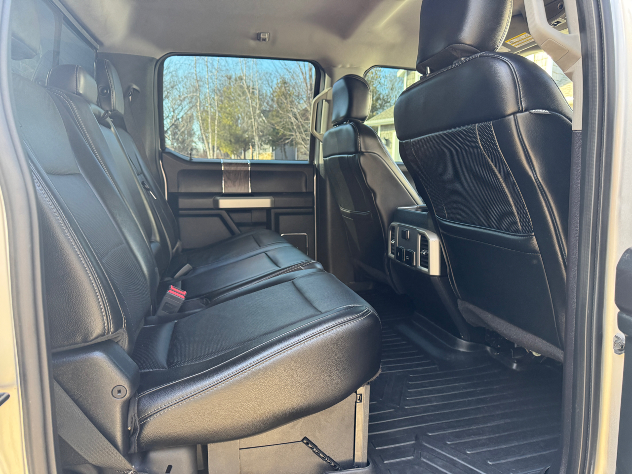 Ford Super Duty F-250 SRW Lariat 4WD Crew Cab 6.75' Box 2018