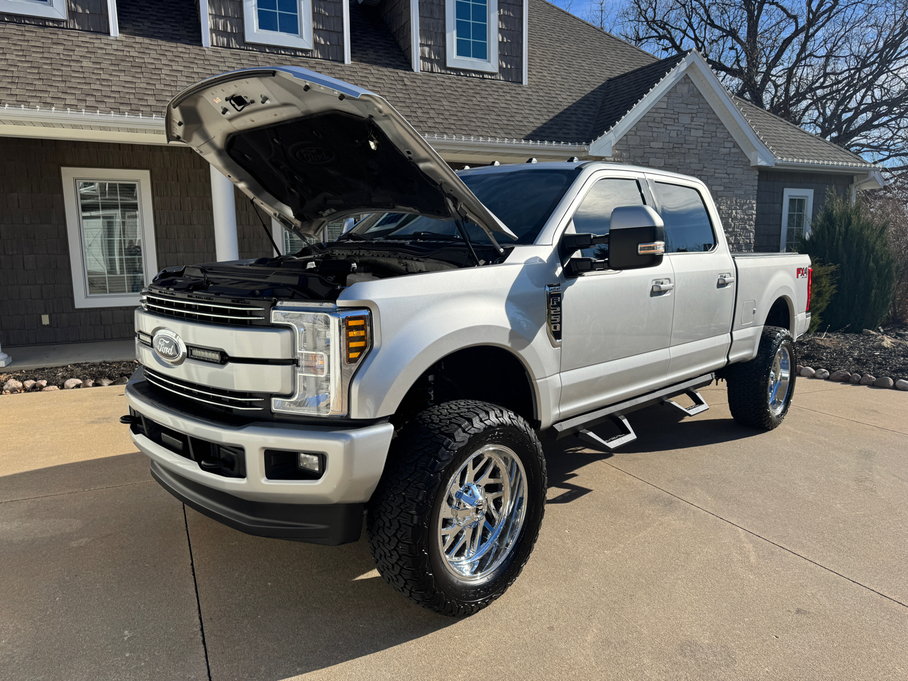 Ford Super Duty F-250 SRW Lariat 4WD Crew Cab 6.75' Box 2018