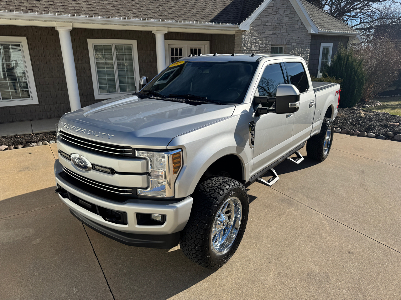Ford Super Duty F-250 SRW Lariat 4WD Crew Cab 6.75' Box 2018