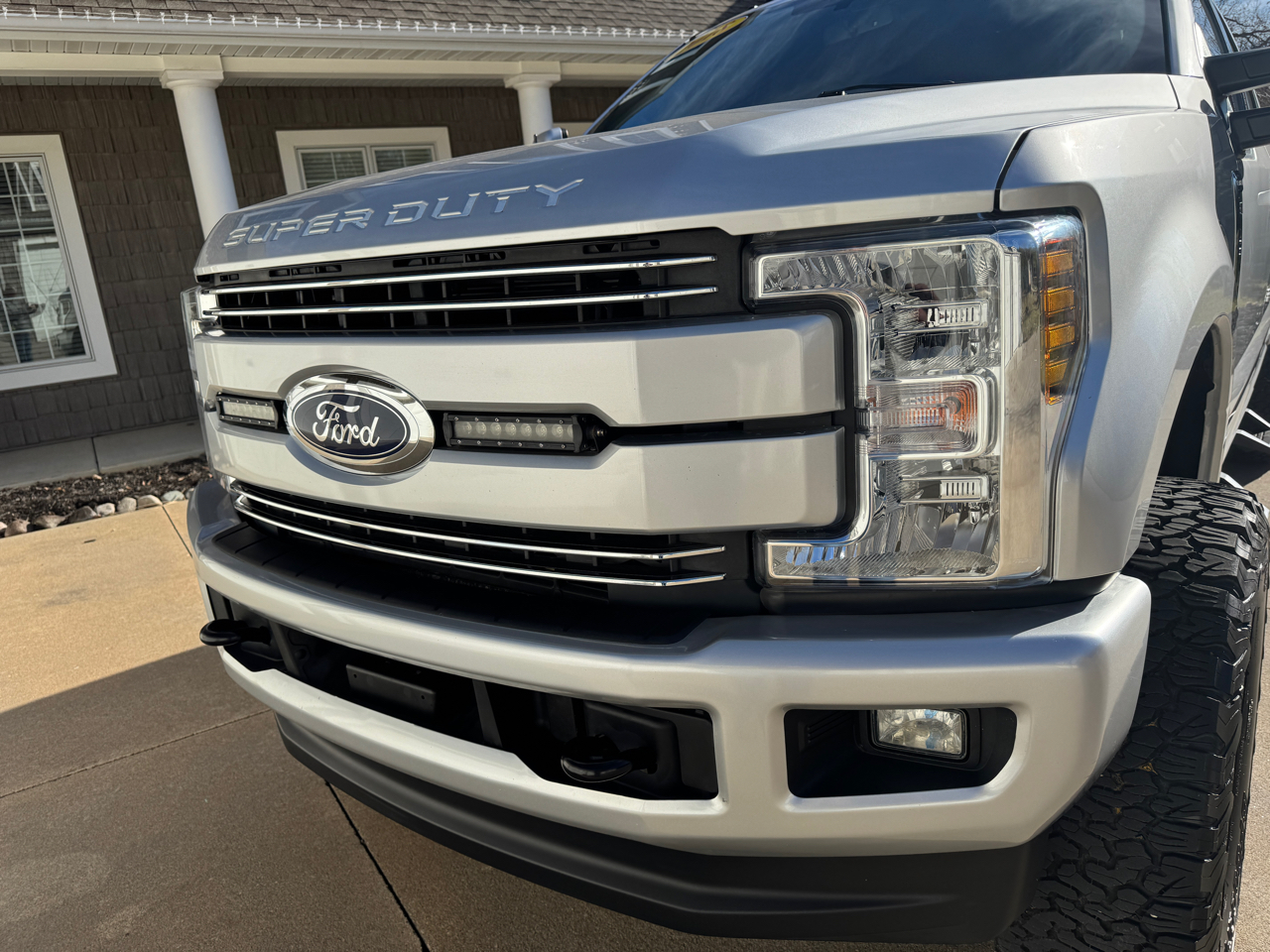 Ford Super Duty F-250 SRW Lariat 4WD Crew Cab 6.75' Box 2018