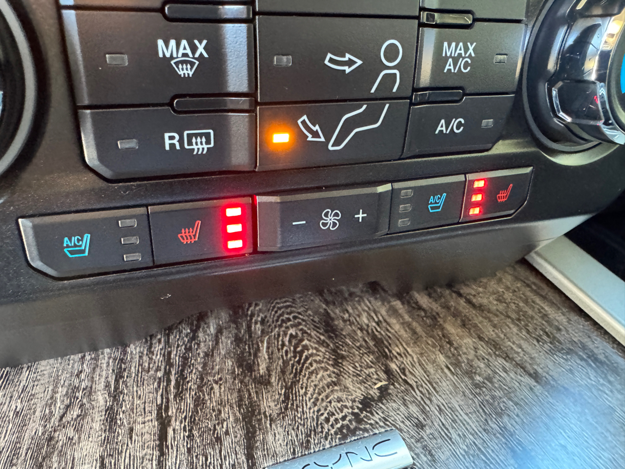 Ford Super Duty F-250 SRW Lariat 4WD Crew Cab 6.75' Box 2018