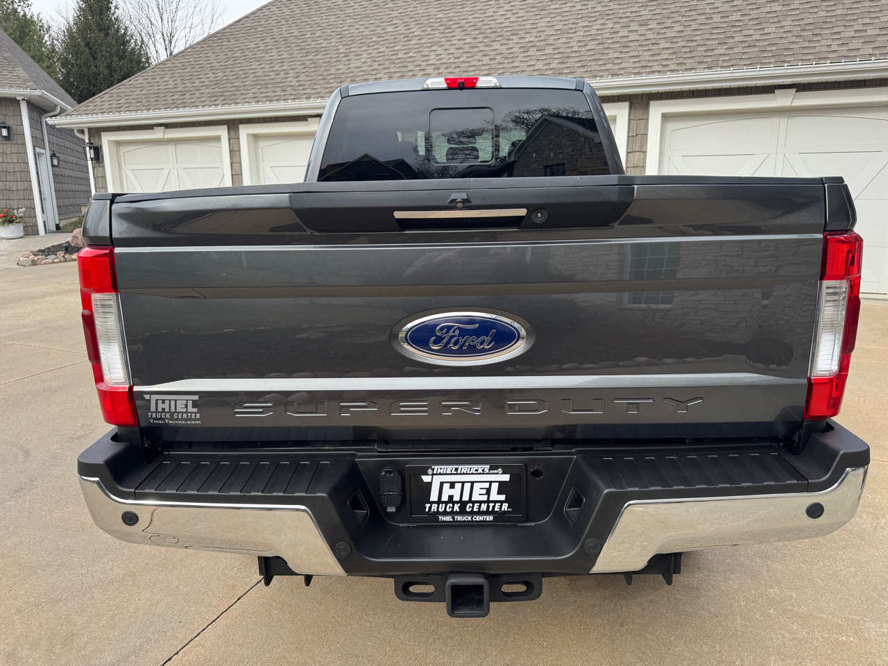 Ford Super Duty F-350 SRW Lariat 4WD Crew Cab 6.75' Box 2017