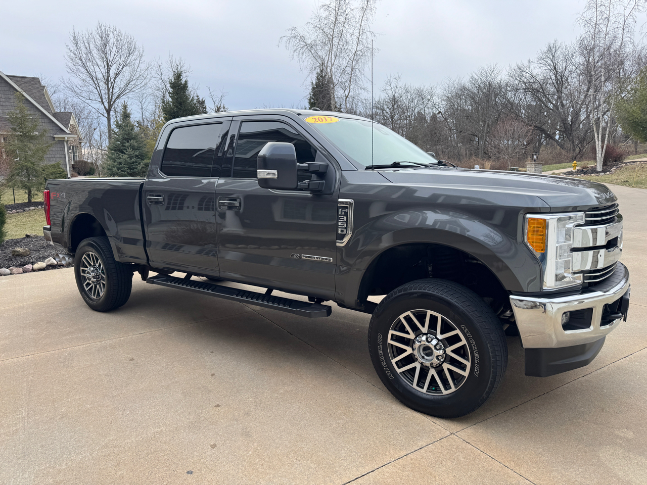 Ford Super Duty F-350 SRW Lariat 4WD Crew Cab 6.75' Box 2017