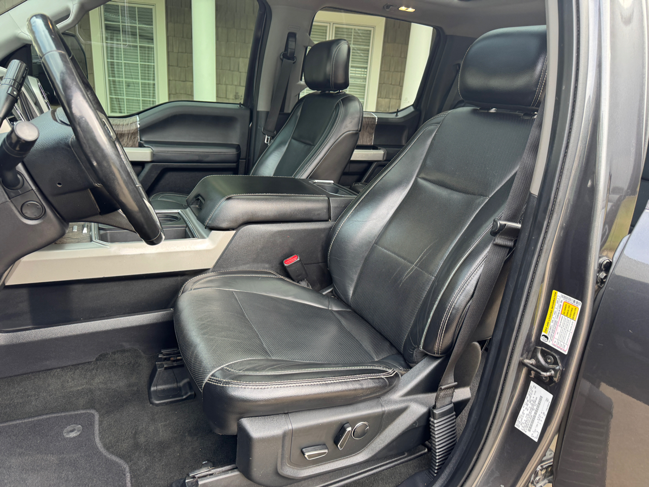 Ford Super Duty F-350 SRW Lariat 4WD Crew Cab 6.75' Box 2017