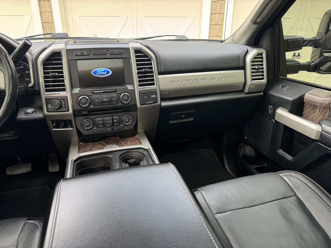 Ford Super Duty F-350 SRW Lariat 4WD Crew Cab 6.75' Box 2017