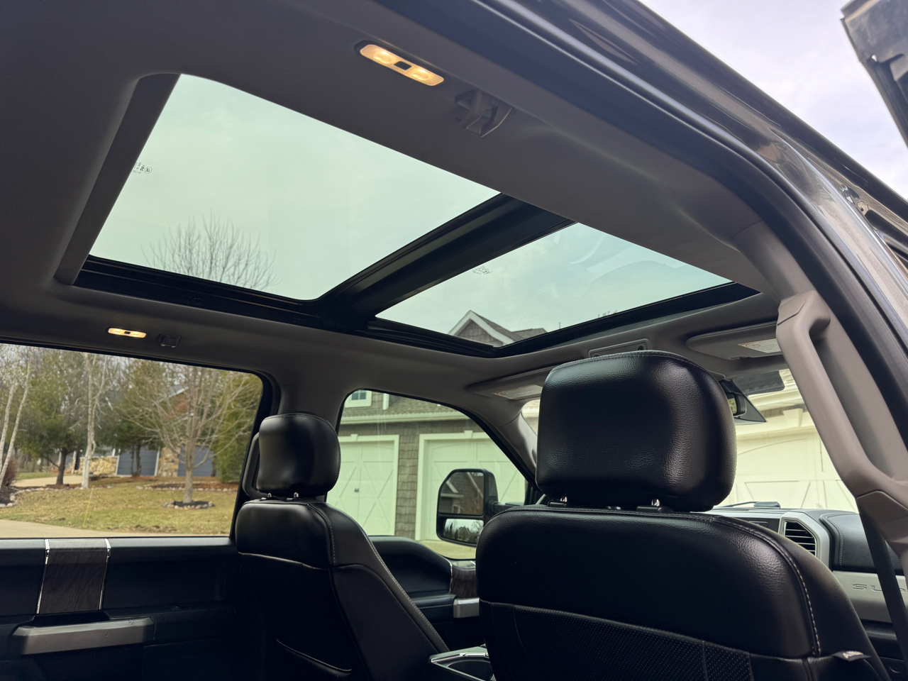 Ford Super Duty F-350 SRW Lariat 4WD Crew Cab 6.75' Box 2017