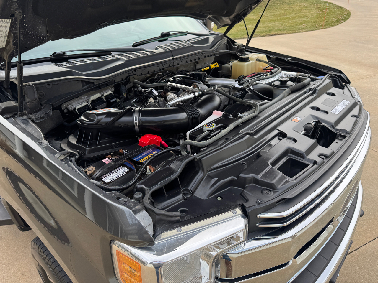 Ford Super Duty F-350 SRW Lariat 4WD Crew Cab 6.75' Box 2017