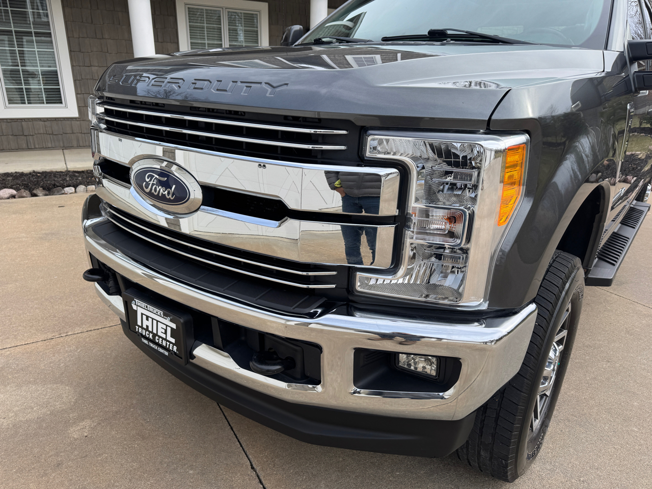 Ford Super Duty F-350 SRW Lariat 4WD Crew Cab 6.75' Box 2017