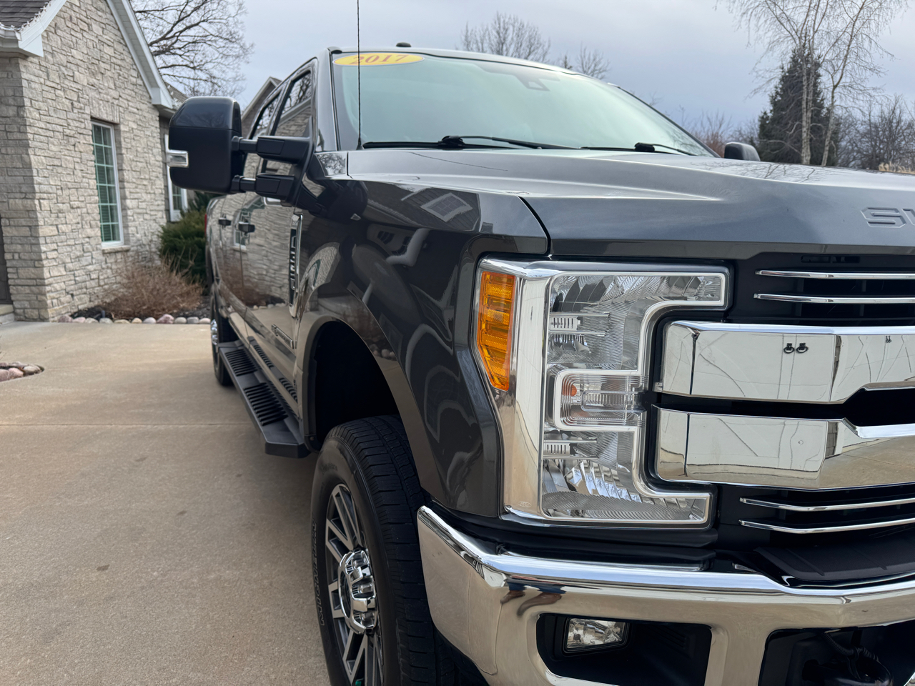 Ford Super Duty F-350 SRW Lariat 4WD Crew Cab 6.75' Box 2017