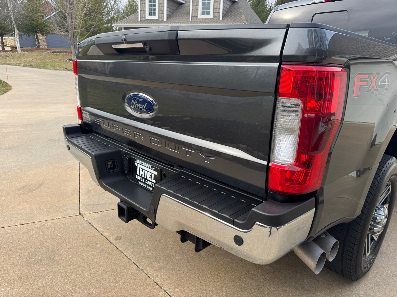 Ford Super Duty F-350 SRW Lariat 4WD Crew Cab 6.75' Box 2017