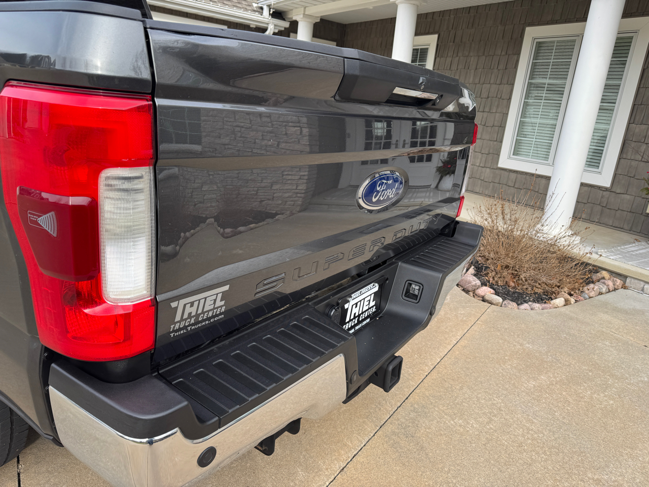 Ford Super Duty F-350 SRW Lariat 4WD Crew Cab 6.75' Box 2017