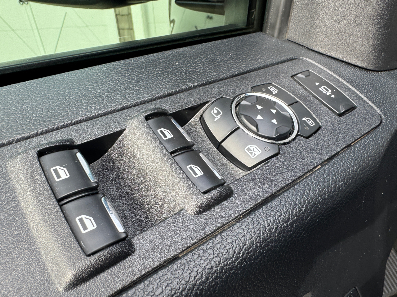 Ford Super Duty F-350 SRW Lariat 4WD Crew Cab 6.75' Box 2017