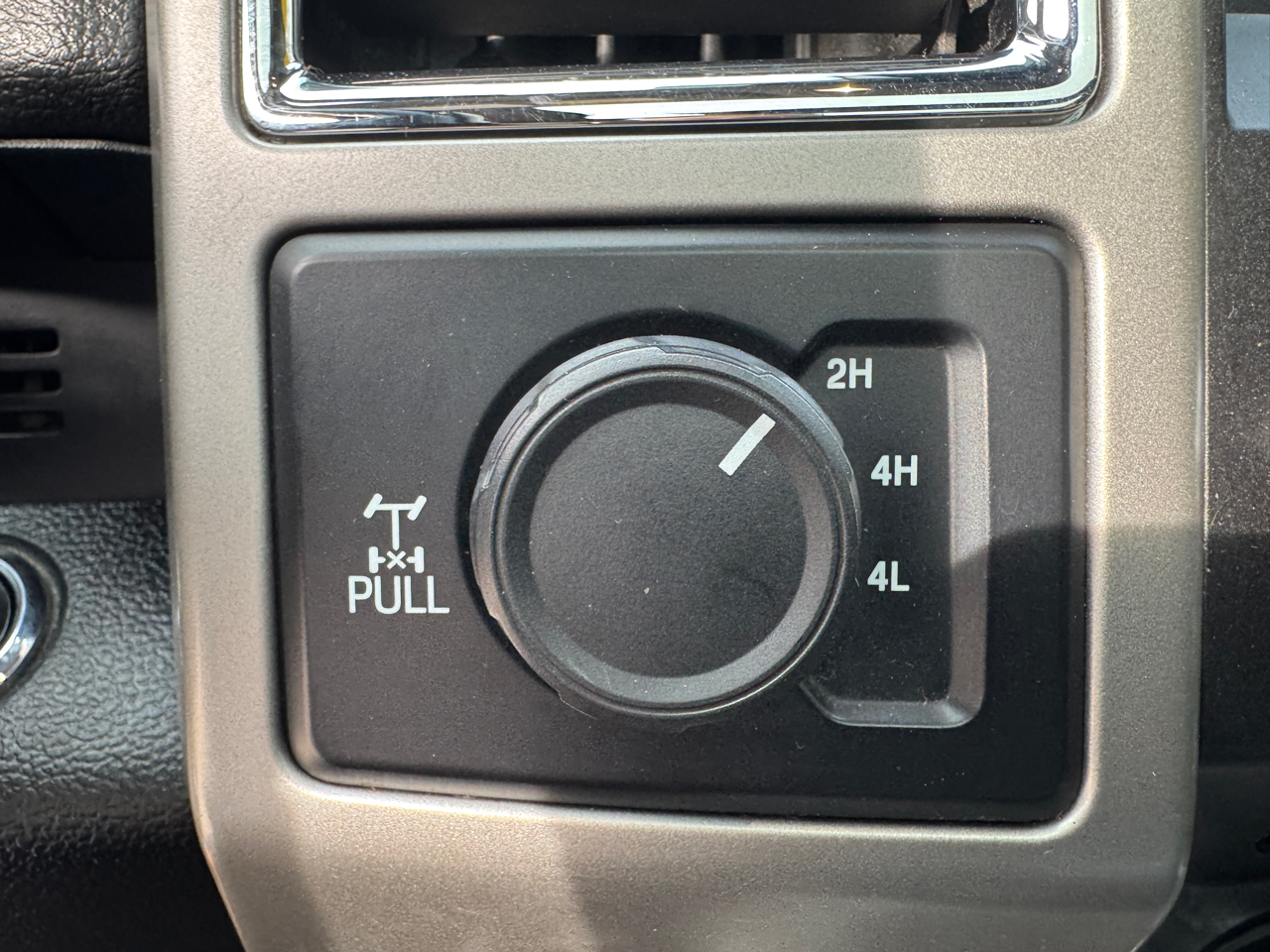 Ford Super Duty F-350 SRW Lariat 4WD Crew Cab 6.75' Box 2017