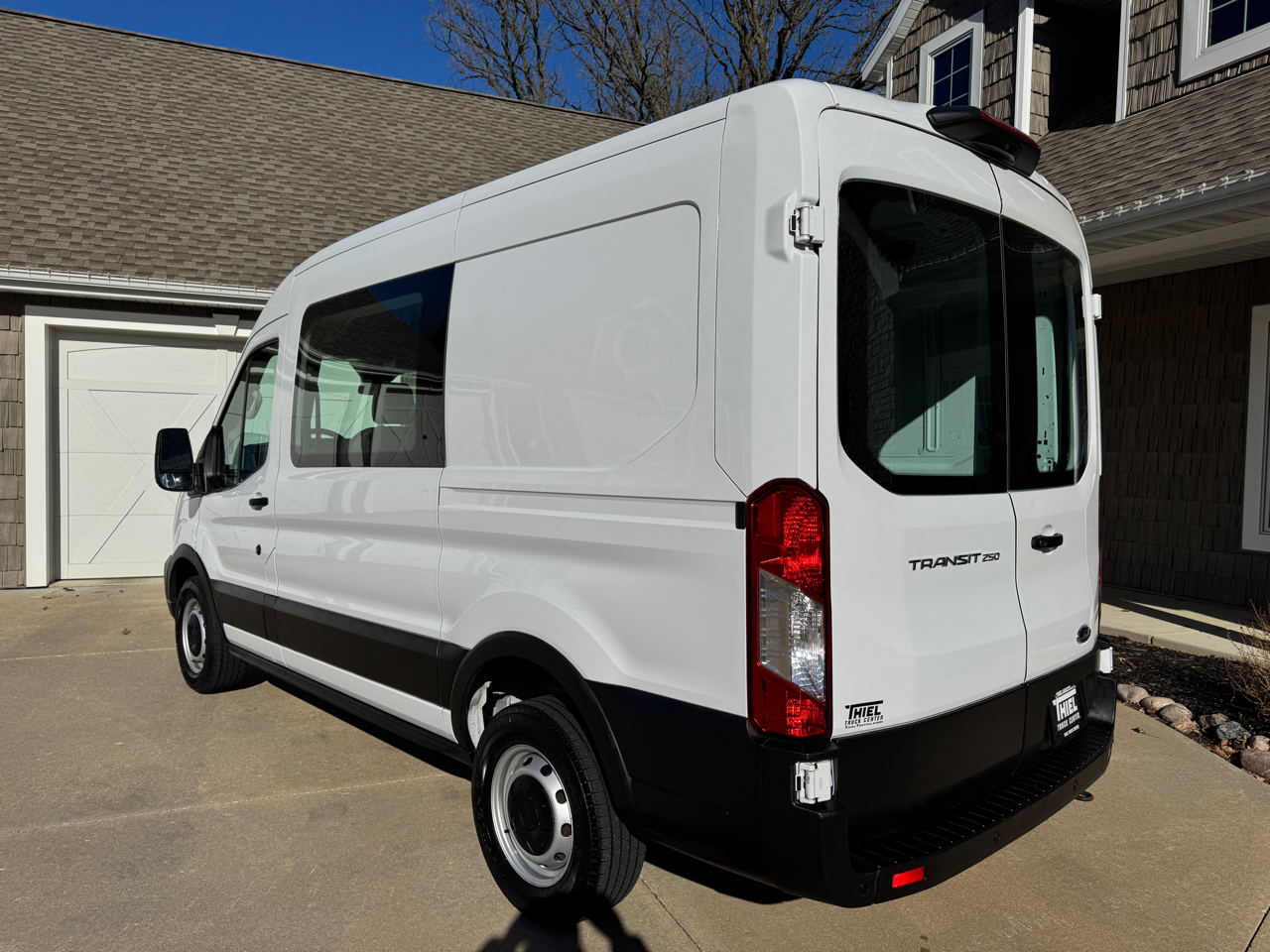 Ford Transit Crew Van T-250 130" Med Rf 9070 GVWR RWD 2020