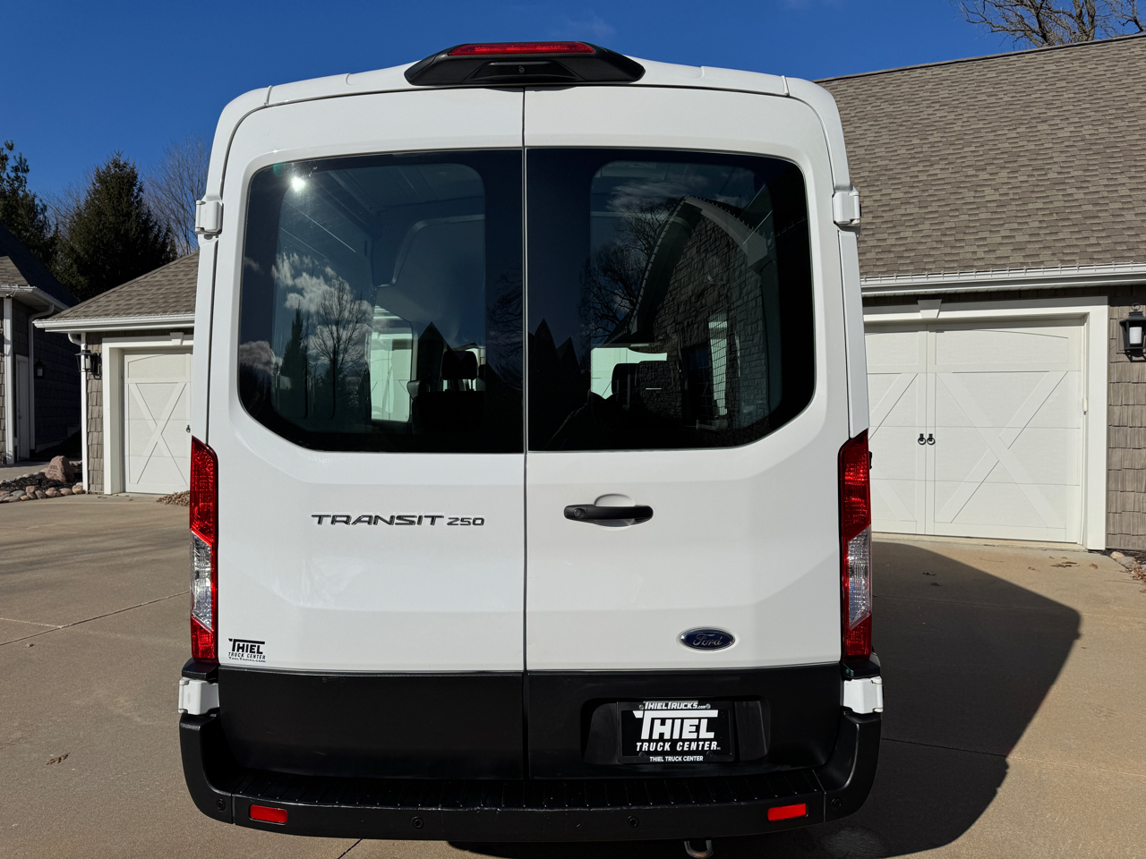 Ford Transit Crew Van T-250 130" Med Rf 9070 GVWR RWD 2020