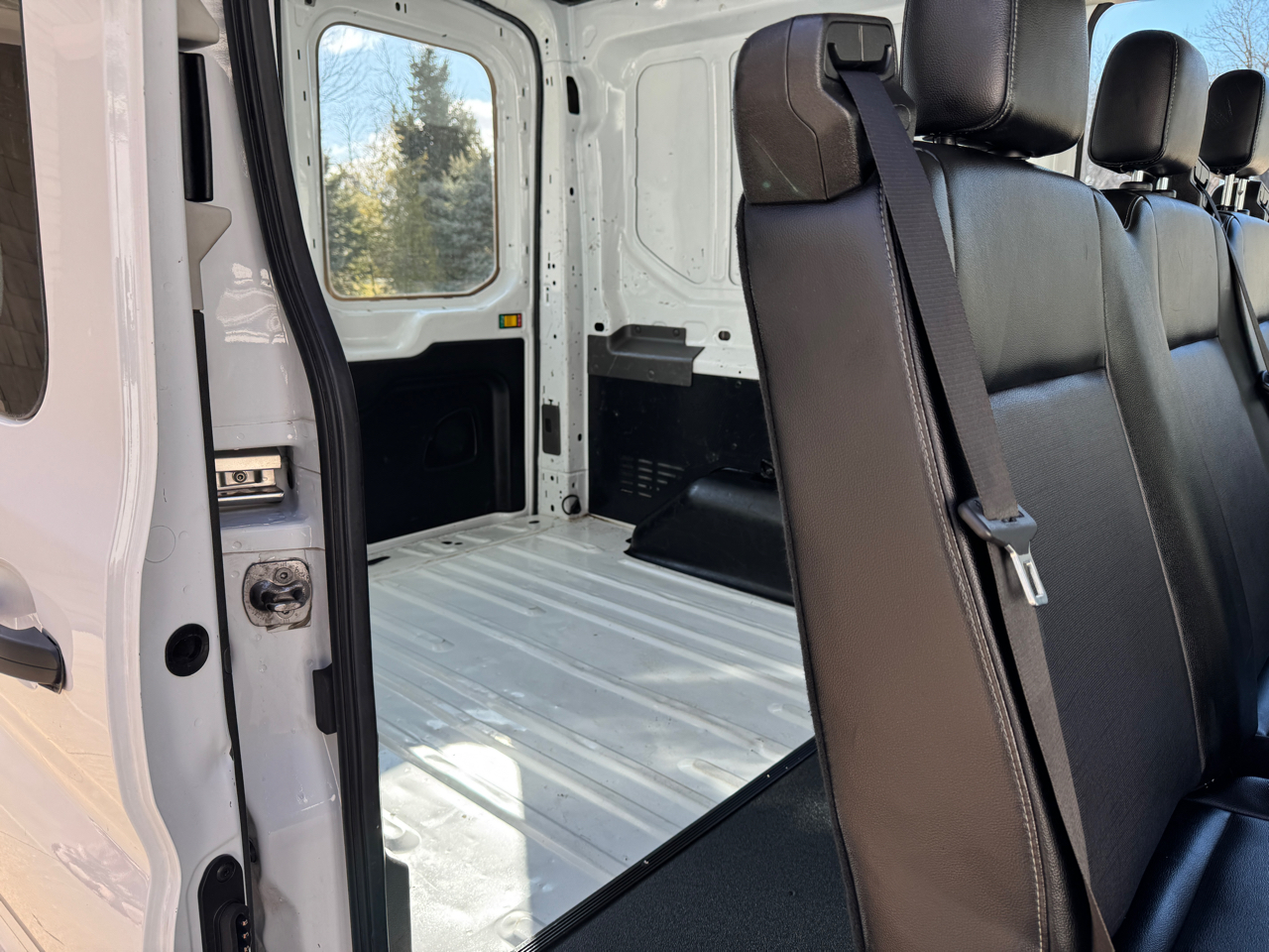 Ford Transit Crew Van T-250 130" Med Rf 9070 GVWR RWD 2020