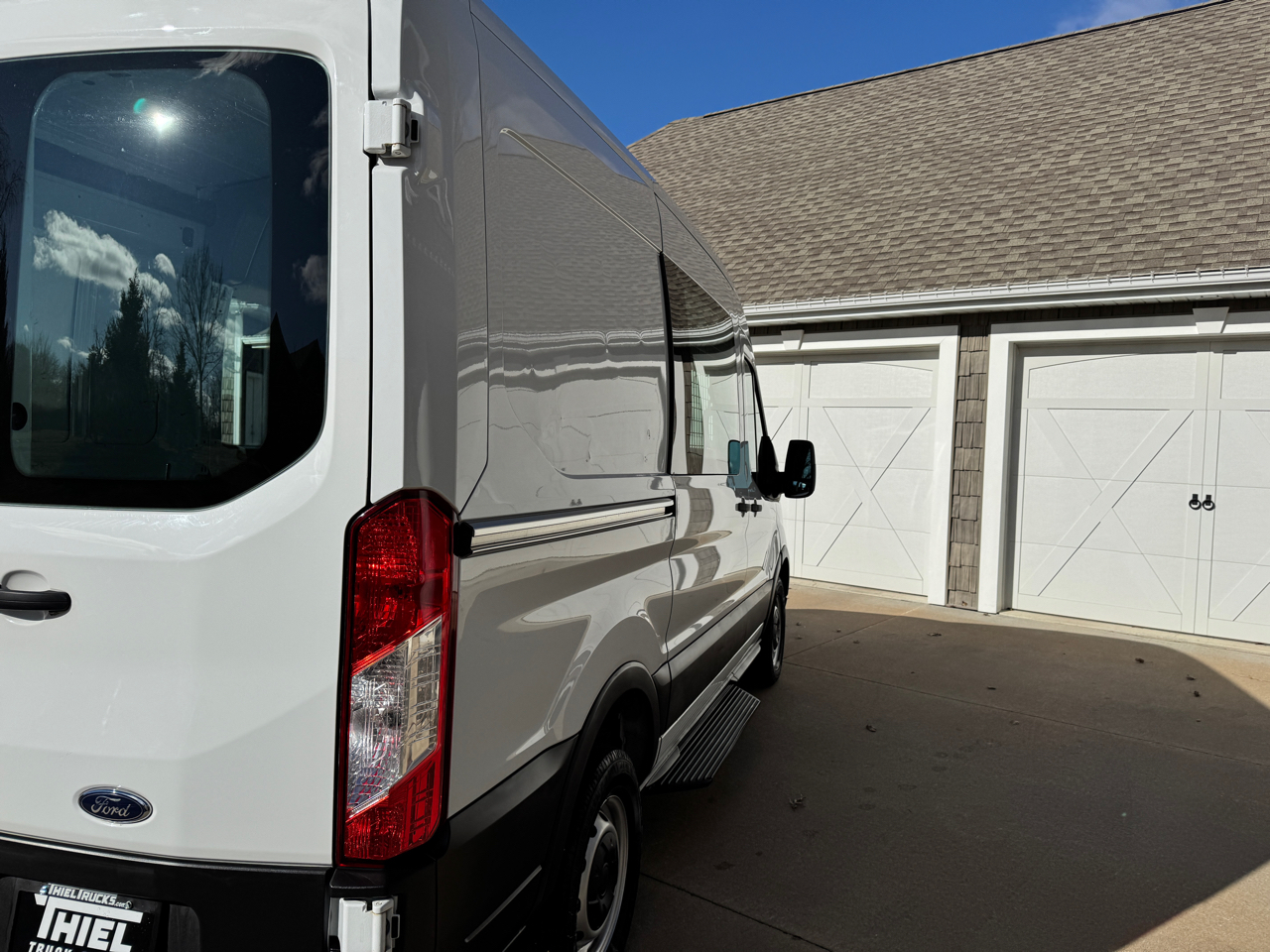 Ford Transit Crew Van T-250 130" Med Rf 9070 GVWR RWD 2020