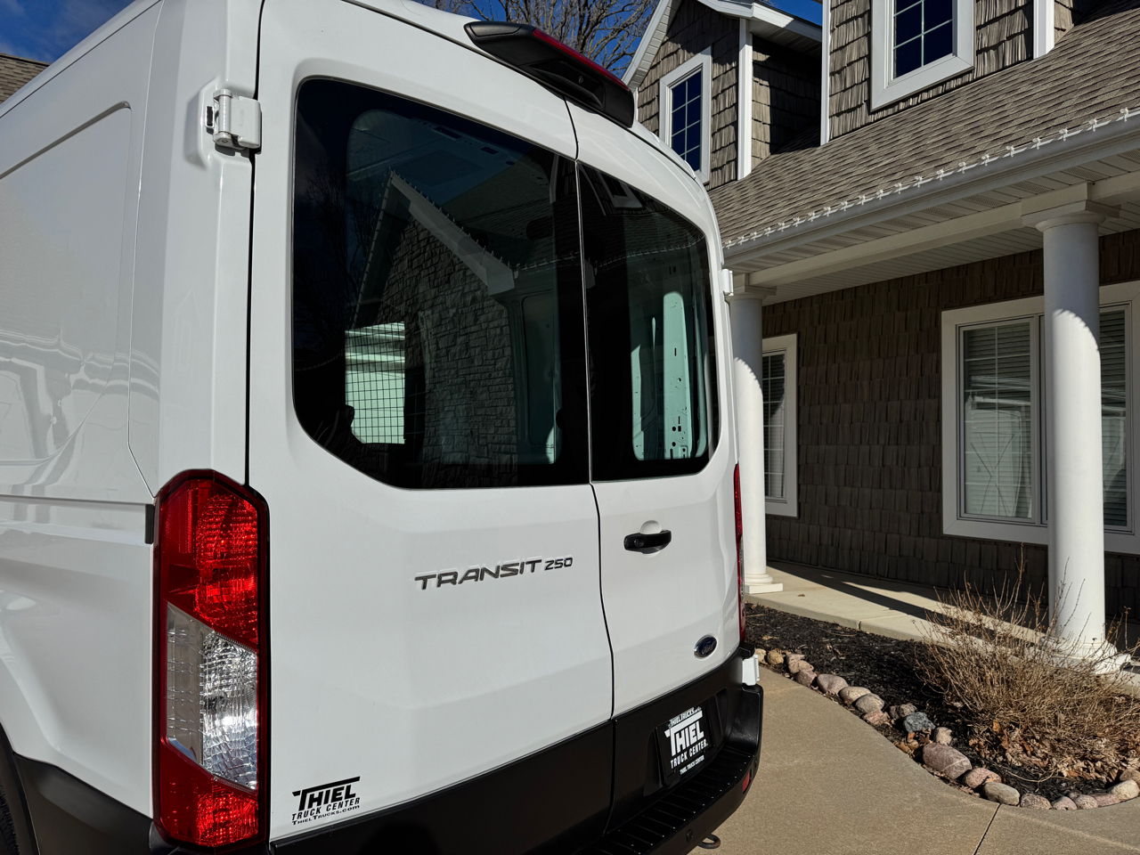 Ford Transit Crew Van T-250 130" Med Rf 9070 GVWR RWD 2020