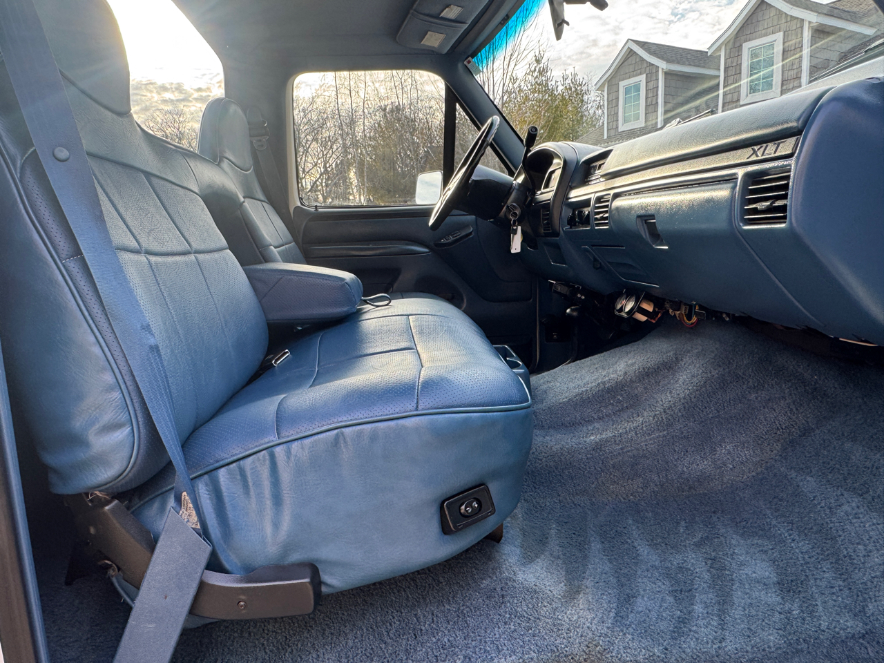 Ford F-350 Reg Cab 133.0" WB 4WD 1996