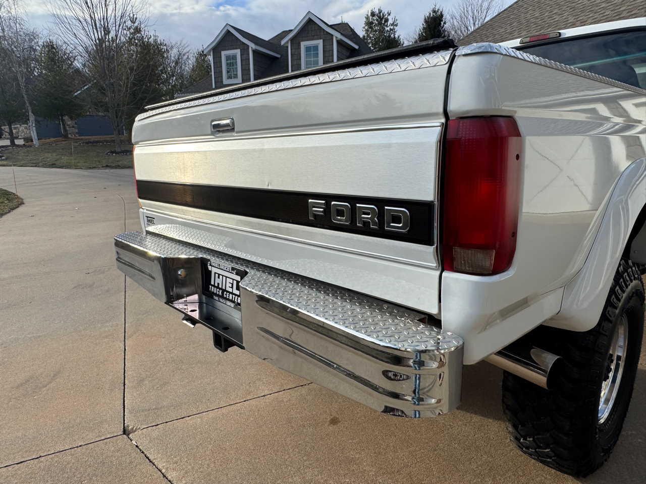 Ford F-350 Reg Cab 133.0" WB 4WD 1996