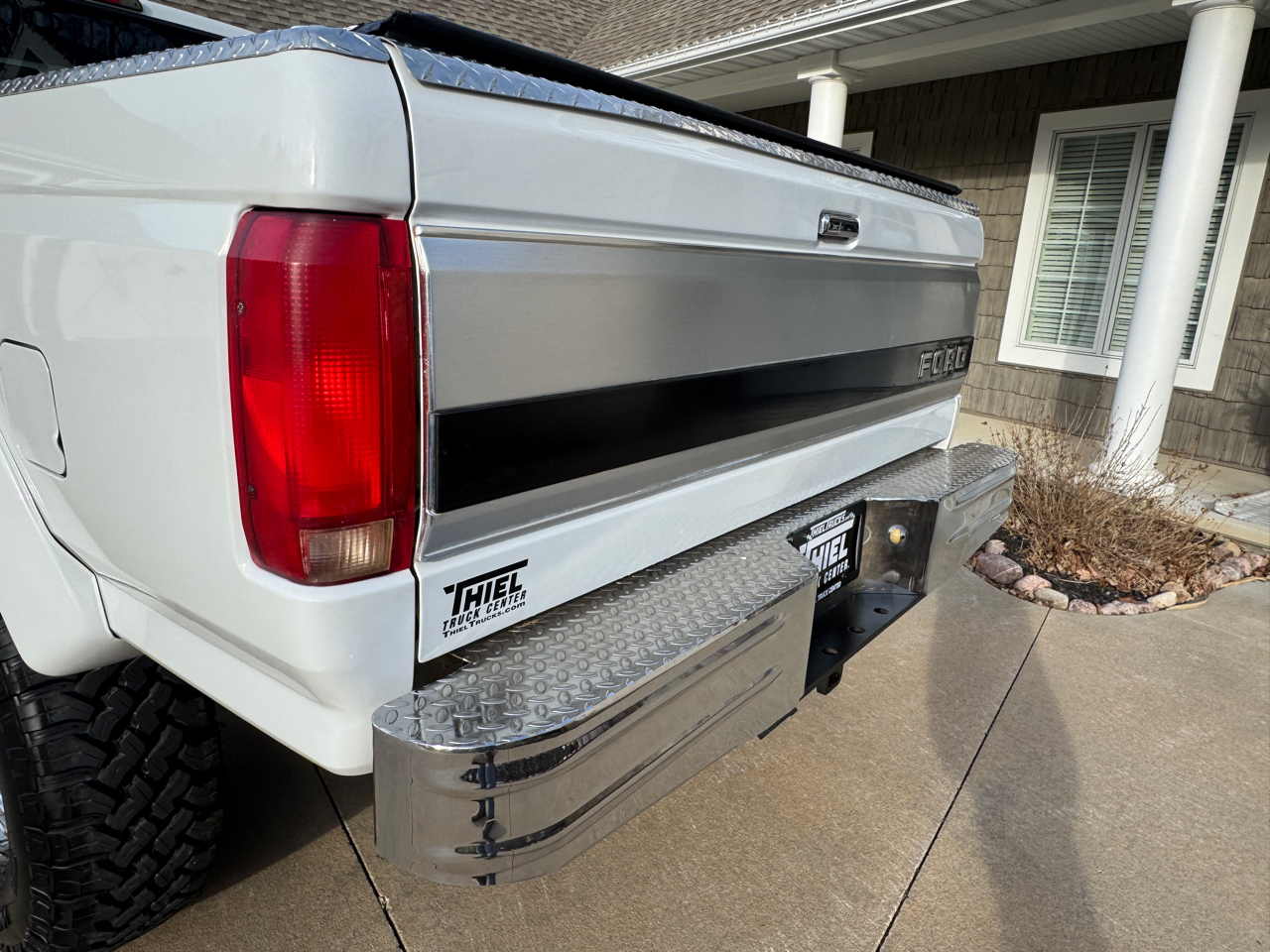 Ford F-350 Reg Cab 133.0" WB 4WD 1996