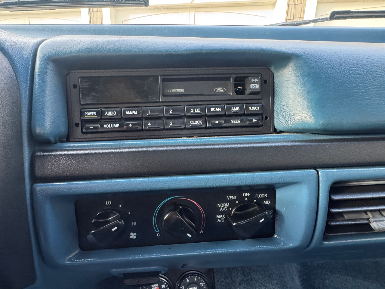 Ford F-350 Reg Cab 133.0" WB 4WD 1996