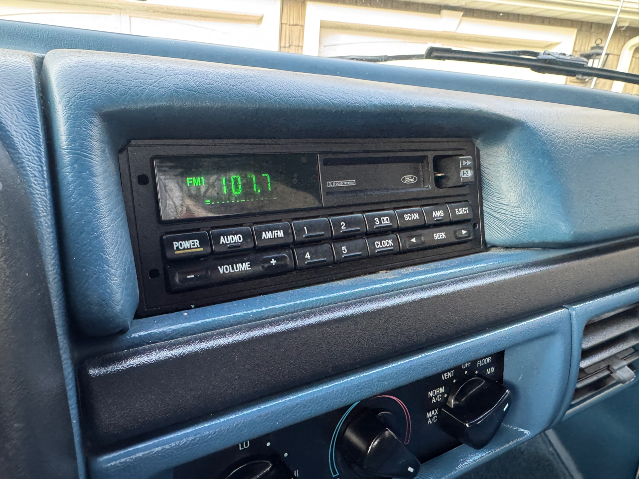 Ford F-350 Reg Cab 133.0" WB 4WD 1996