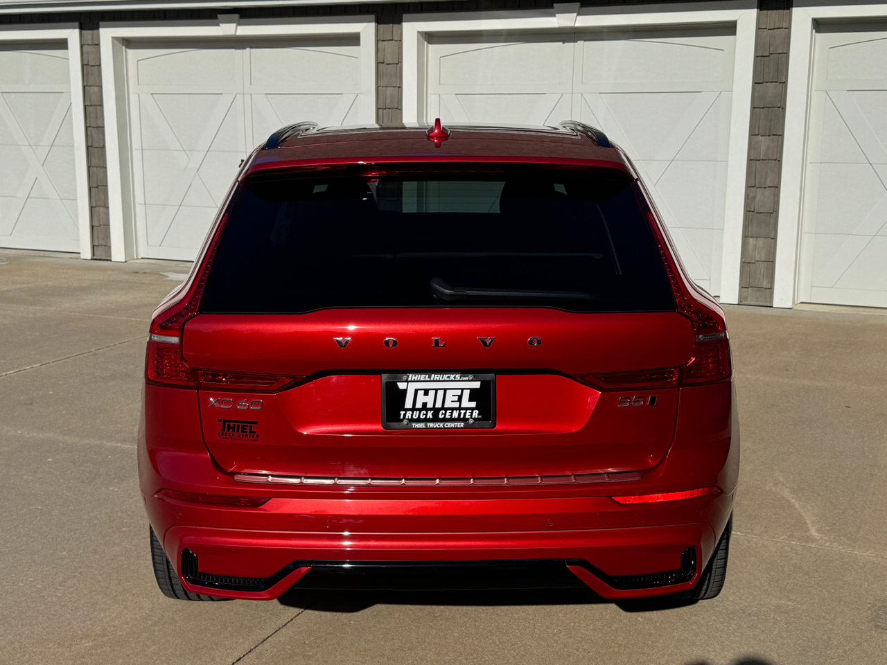 Volvo XC60 B5 AWD Plus Dark Theme 2023