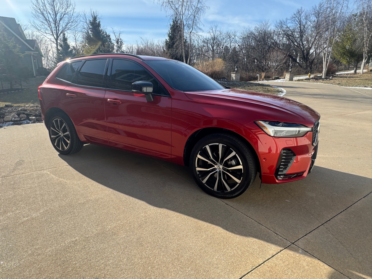Volvo XC60 B5 AWD Plus Dark Theme 2023