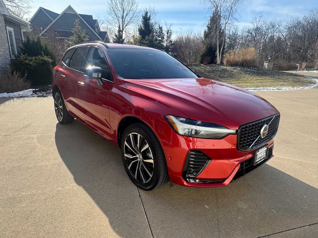 Volvo XC60 B5 AWD Plus Dark Theme 2023