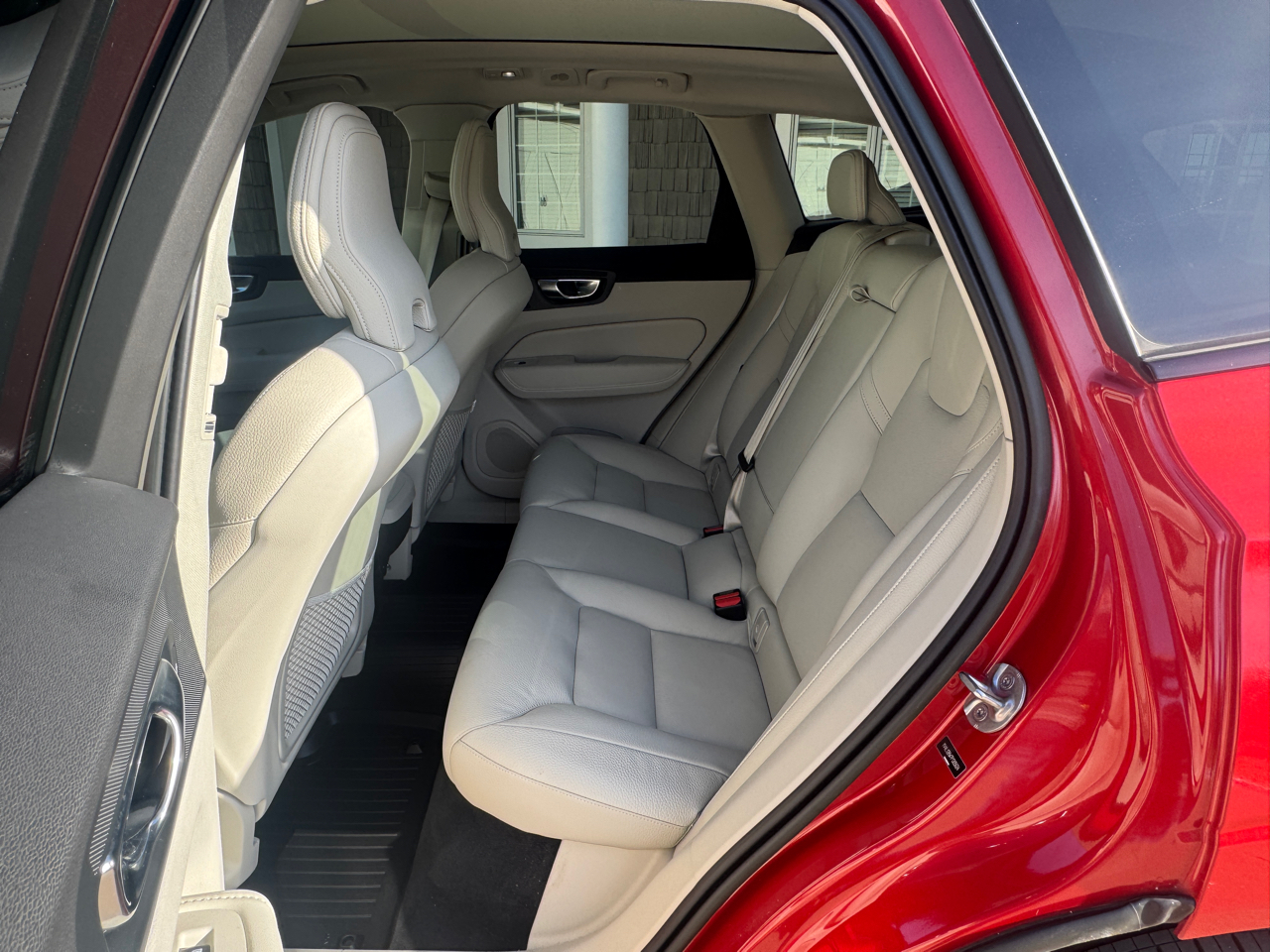 Volvo XC60 B5 AWD Plus Dark Theme 2023