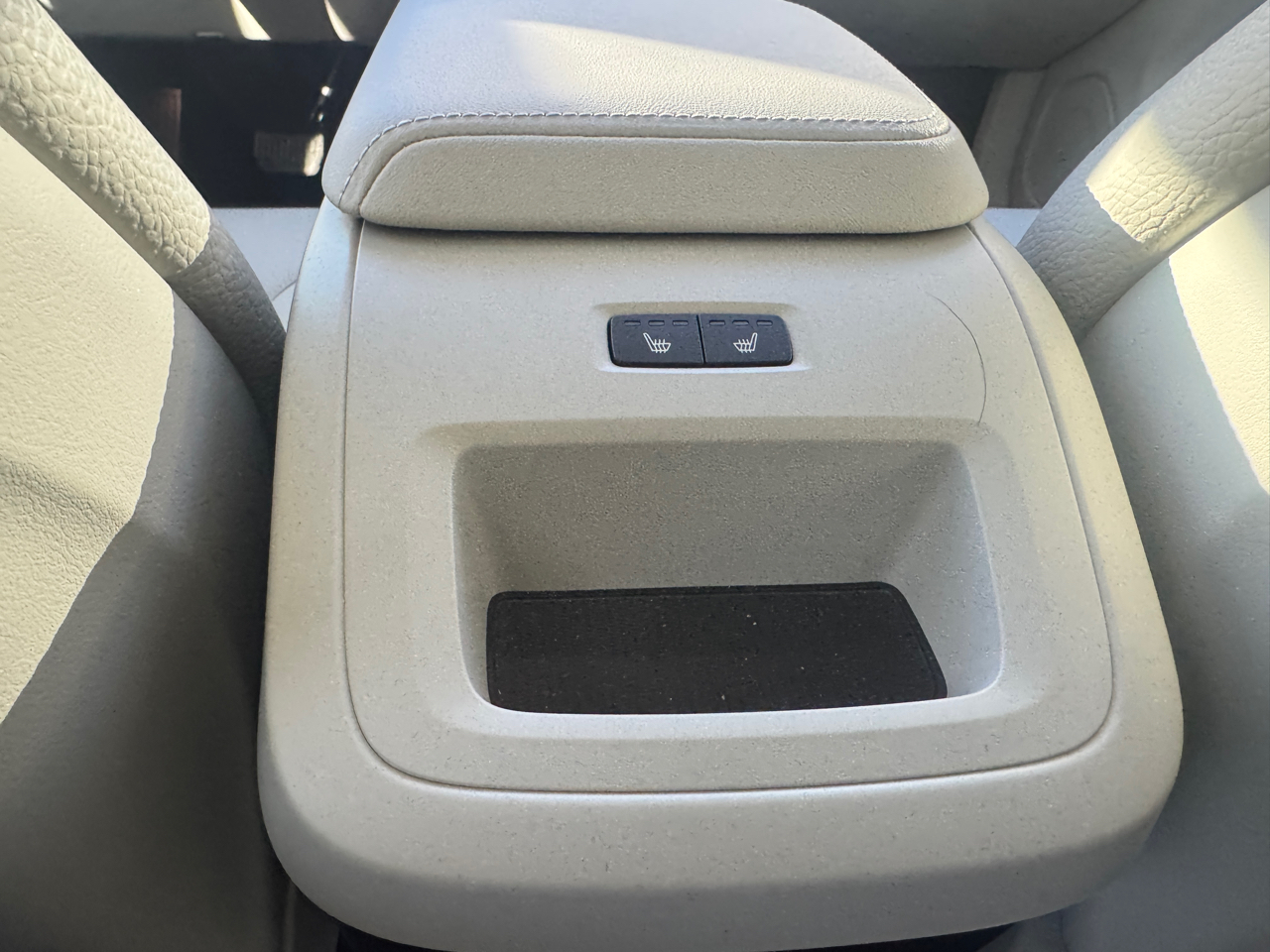 Volvo XC60 B5 AWD Plus Dark Theme 2023