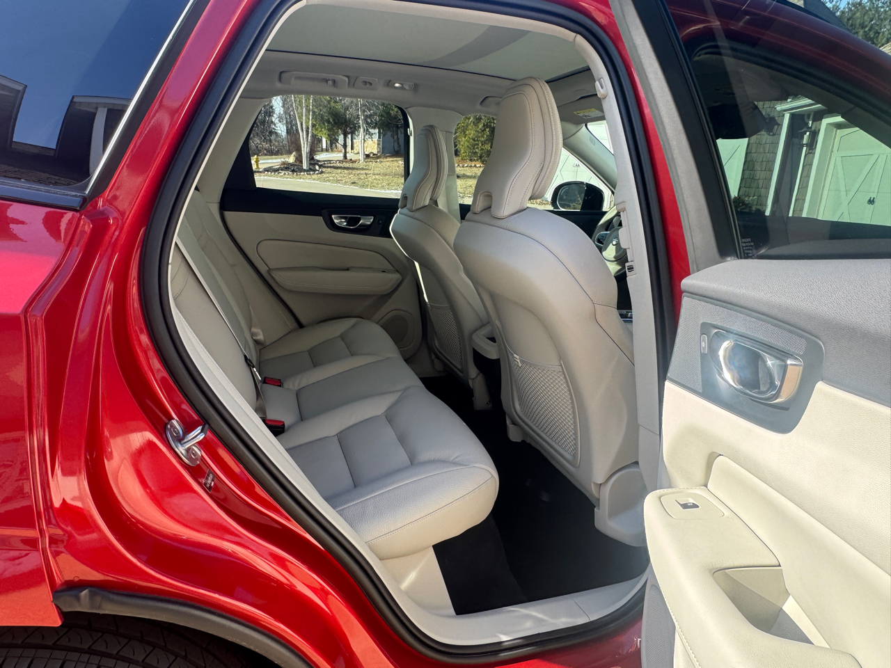 Volvo XC60 B5 AWD Plus Dark Theme 2023