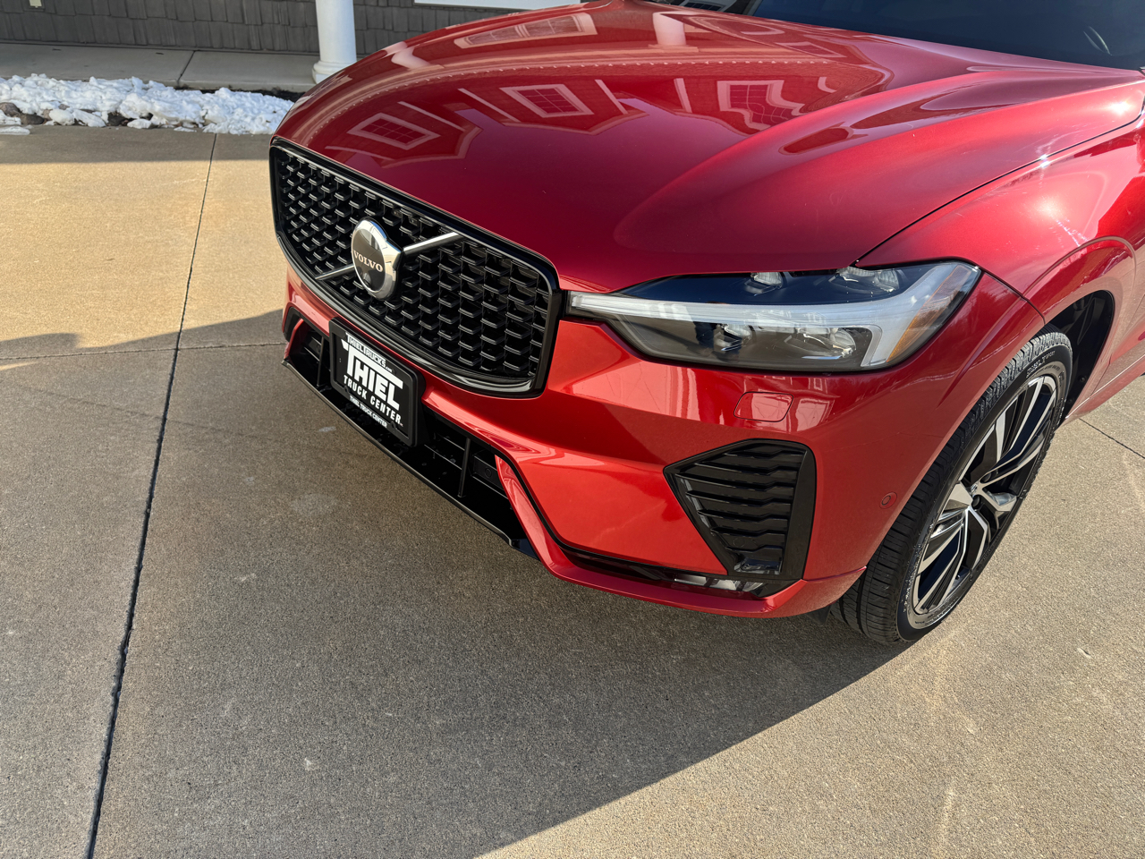 Volvo XC60 B5 AWD Plus Dark Theme 2023