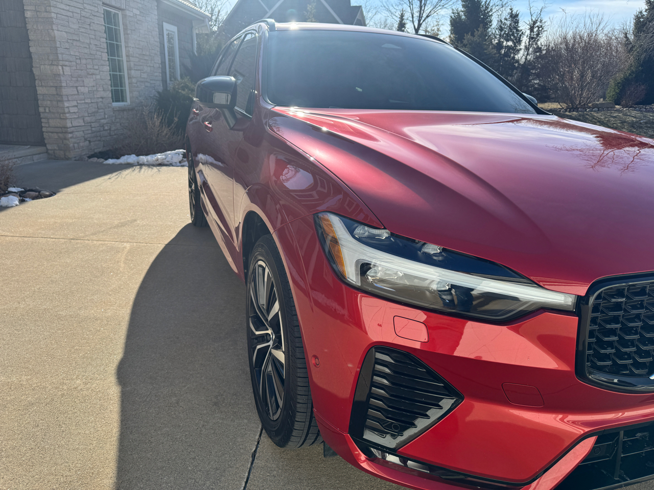 Volvo XC60 B5 AWD Plus Dark Theme 2023