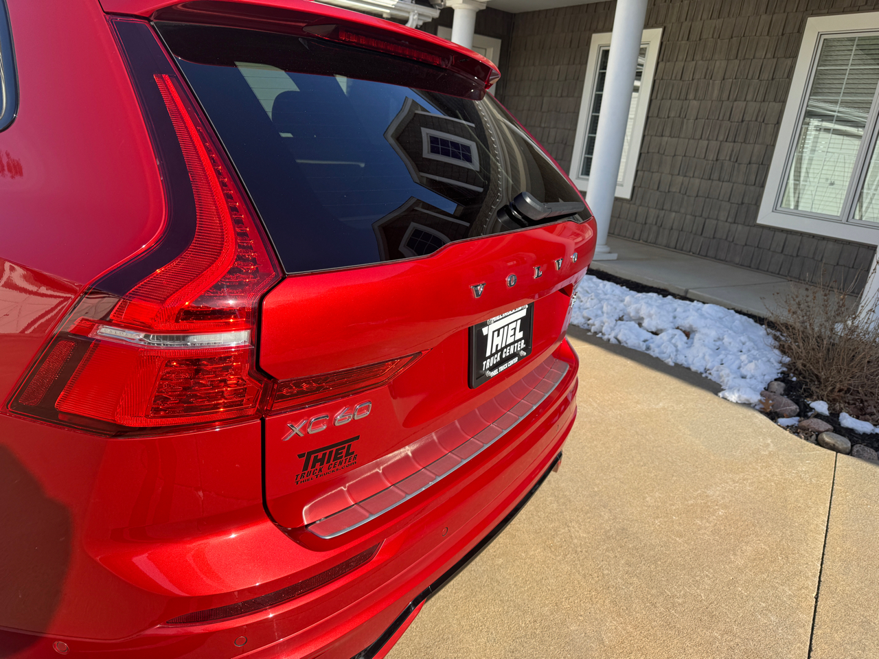 Volvo XC60 B5 AWD Plus Dark Theme 2023