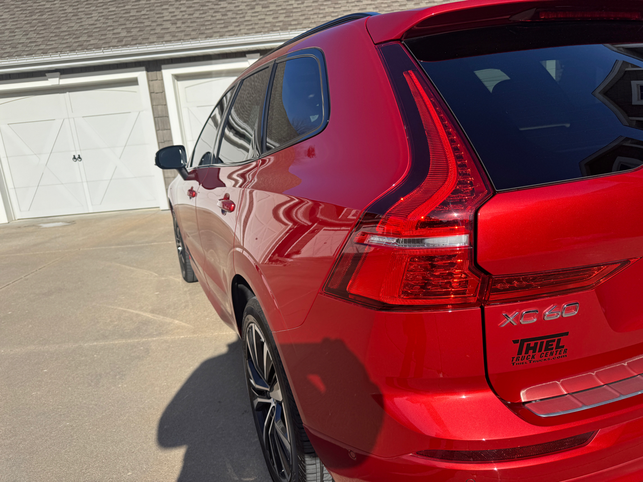 Volvo XC60 B5 AWD Plus Dark Theme 2023