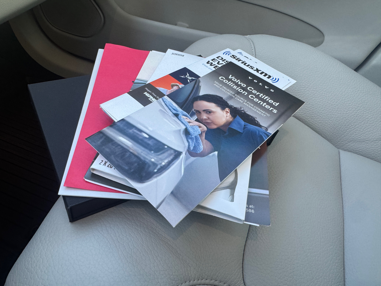 Volvo XC60 B5 AWD Plus Dark Theme 2023