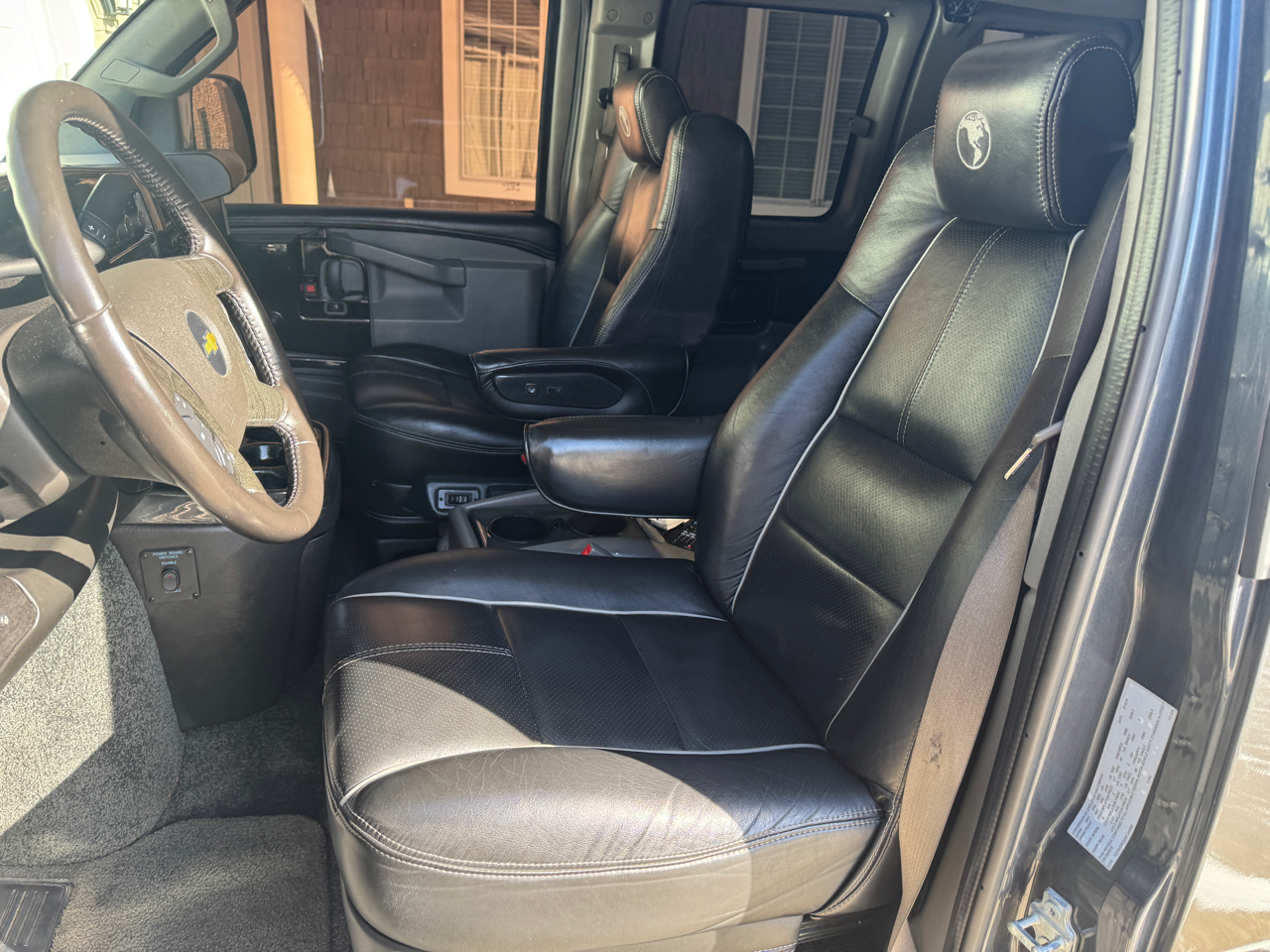 Chevrolet Express Cargo Van RWD 2500 155" 2019