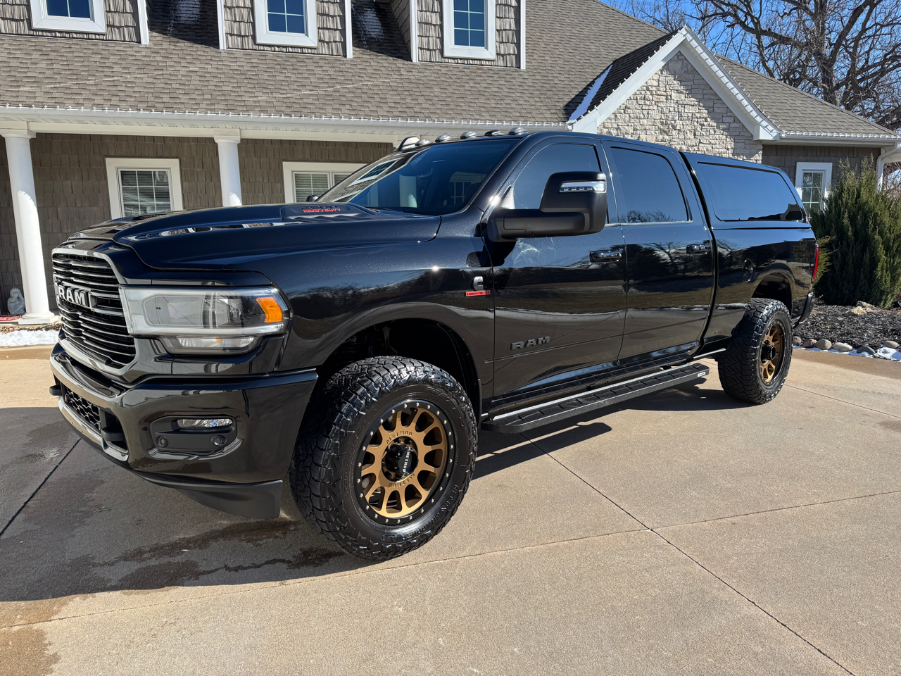 RAM 2500 Laramie 4x4 Crew Cab 6'4" Box 2023