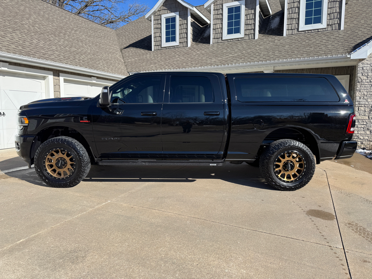 RAM 2500 Laramie 4x4 Crew Cab 6'4" Box 2023