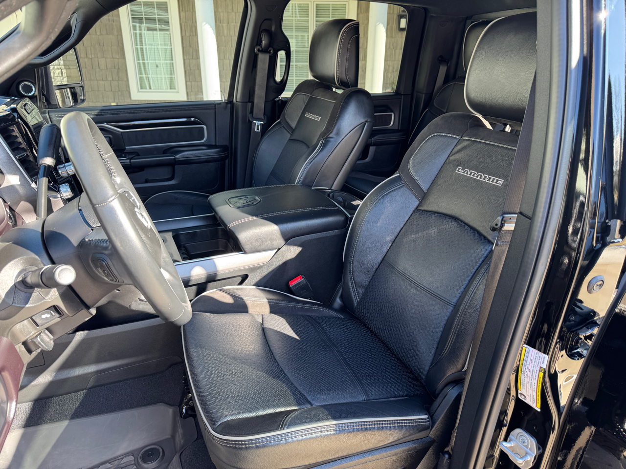 RAM 2500 Laramie 4x4 Crew Cab 6'4" Box 2023