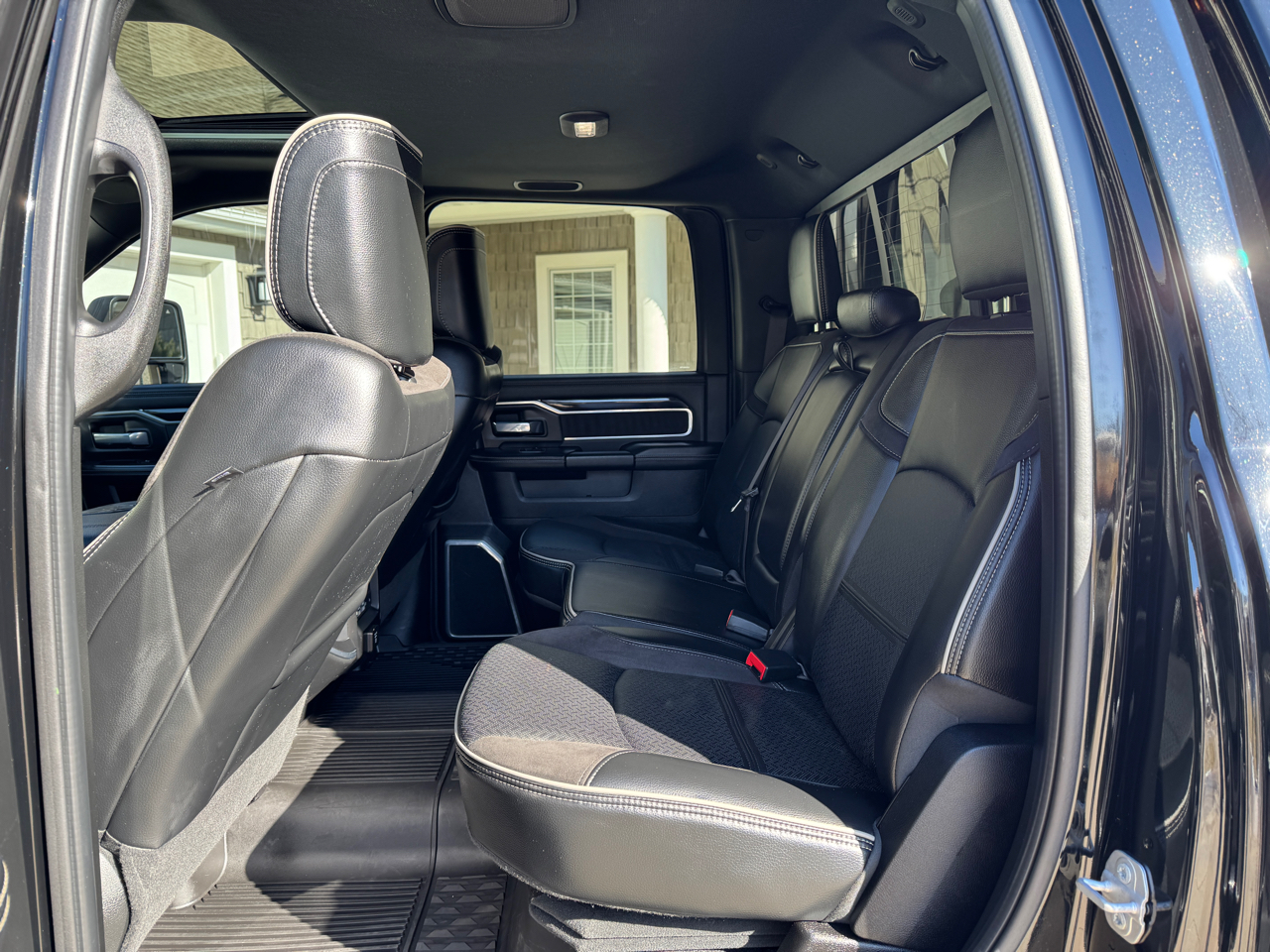 RAM 2500 Laramie 4x4 Crew Cab 6'4" Box 2023