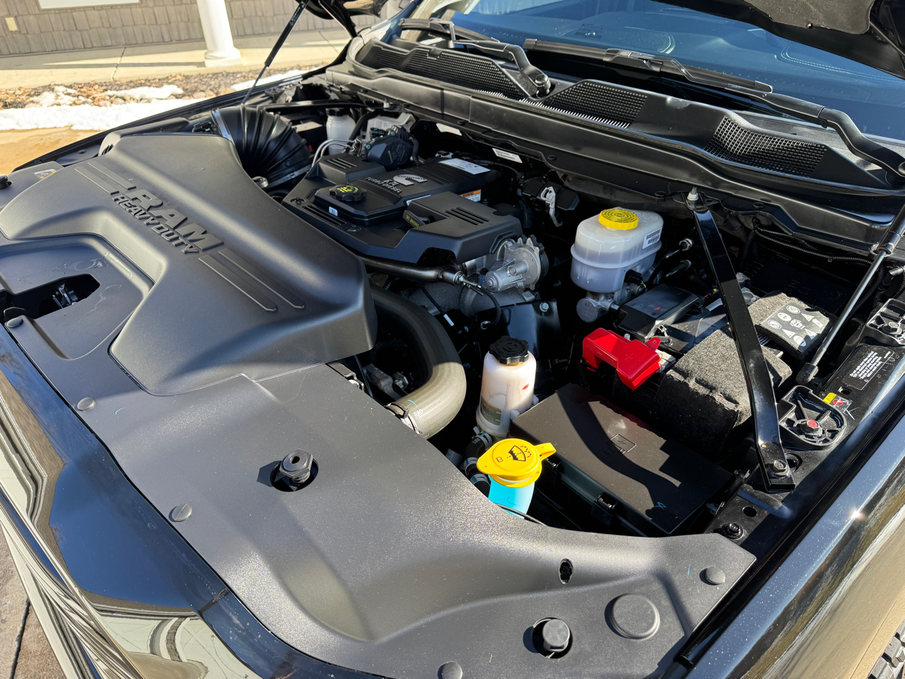 RAM 2500 Laramie 4x4 Crew Cab 6'4" Box 2023