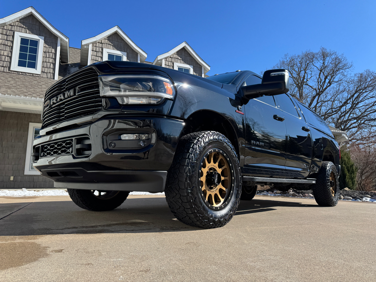 RAM 2500 Laramie 4x4 Crew Cab 6'4" Box 2023