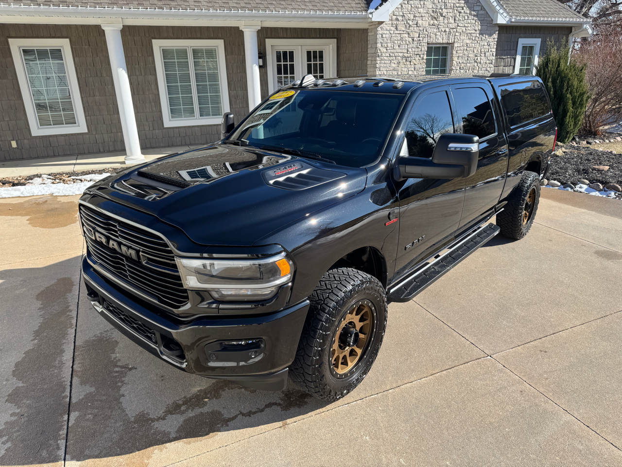 RAM 2500 Laramie 4x4 Crew Cab 6'4" Box 2023